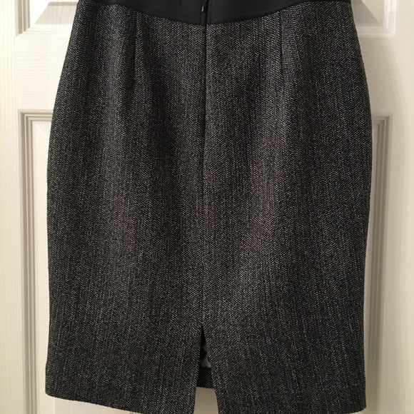 Grey & black pencil skirt - Picture 2 of 4